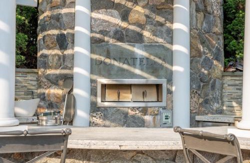 New Fairfield Villa | Waterfront Lakehouse