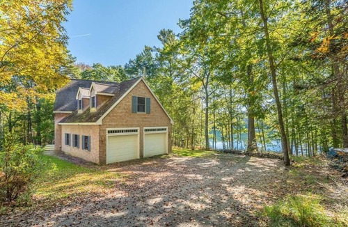 Freeport House | Waterfront, Newly Built, Spacious Apartment!