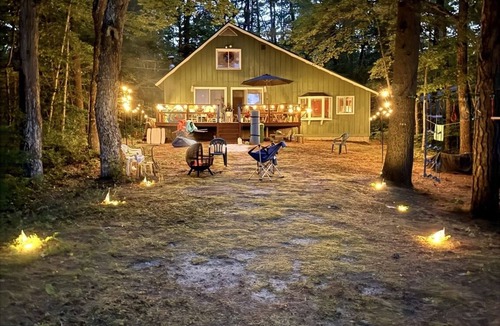 East Baldwin Cottage | WATERFRONT ON SAND POND WITH A PRIVATE SANDY BEACH