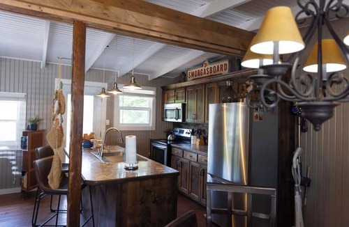 Jenkins Cabin | Waterfront Private Cove Fish and Kayak Sleeps 6 Close to SDC and Branson!