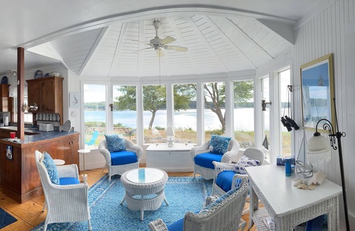Isle of Springs Cottage | WATERFRONT Retreat venue for up to 60 guests!… Weddings, Reunions, Meetings!…