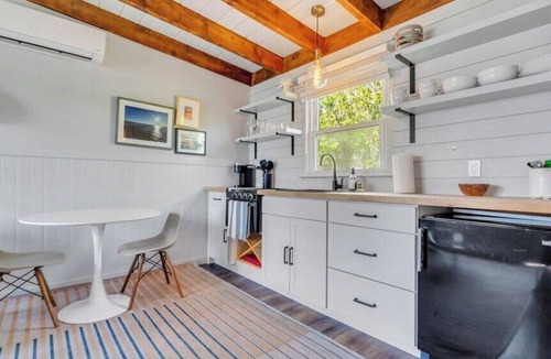 Hampton Bays Hotel | Waterfront suite and more in a Boutique Hotel, Heart of Hampton Bays,.