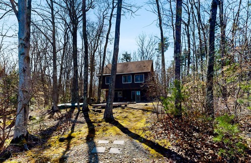 New Durham House | Waterside retreat with streaming, grill, open layout, full kitchen, & W/D