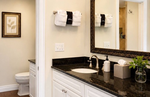 Golden Rectangle Hotel | Wayside Inn