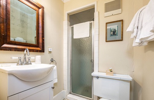 Middletown Hotel | Wayside Inn