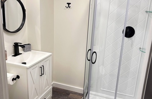 Eastern Vermont Apartment | Welcome to Artistic Charm
