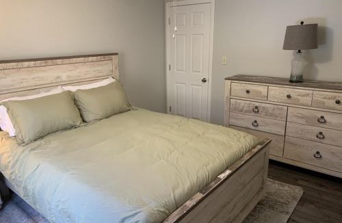 Mount Marion House | Welcome to Harmony Hills (pool, hot tub, gym)