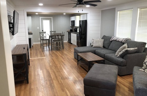 Fayetteville House | Welcome to the Gorge!