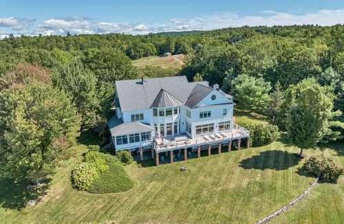 Tuftonboro House | Welcome to the Tuftonboro Manor! Perfect for reunions, retreats and vacations!