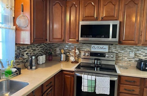 Worcester Apartment | Welcoming, Cozy & Family Friendly 3 bedroom house
