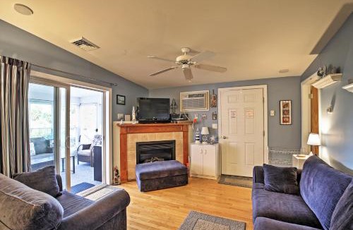 Moody House | Wells Beach Cottage w/Pool Access ~ 1 Mi to Coast