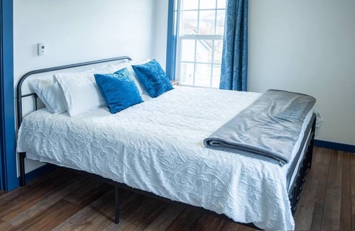 Palmer Hotel | Werner Room 204, Hyland Hotel