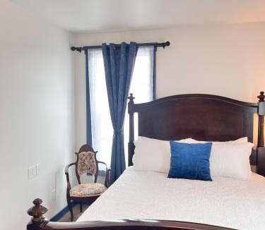 Palmer Hotel | Werner Room 204, Hyland Hotel