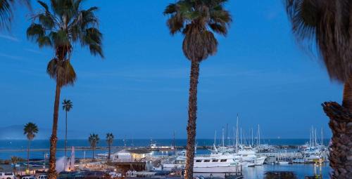 West Beach Hotel | West Beach Inn, a Coast Hotel