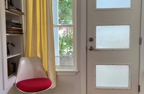 West End Apartment | West End's Diamond in the Rough 2-bedroom Apartment with Parking & WiFi