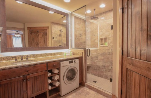 Branson Resort | Westgate Branson Woods 1 King Bdrm Std Villa, pet friendly
