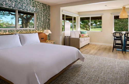 Kaanapali Hotel | Whalers Village Access + Pool. Dining. Gym.