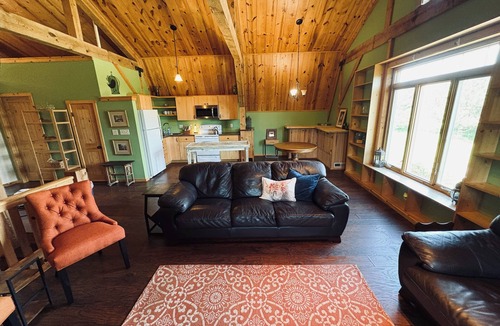Hartington House | Where Rustic Charm Meets Modern Comfort – Prairie Loft
