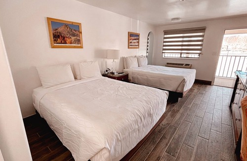 Hanksville Hotel | Whispering Sands Motel