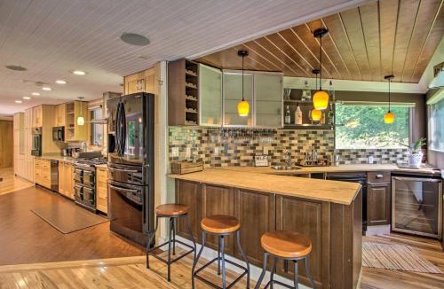 Thornton House | White Mountain Escape w/Separate In-Law Suite!