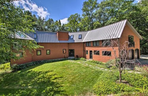 Thornton House | White Mountain Escape w/Separate In-Law Suite!