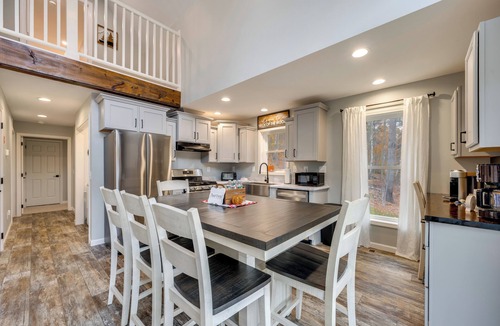 Campton Cottage | White Mtns Holiday Home! Cabin 1 Mi to Skiing