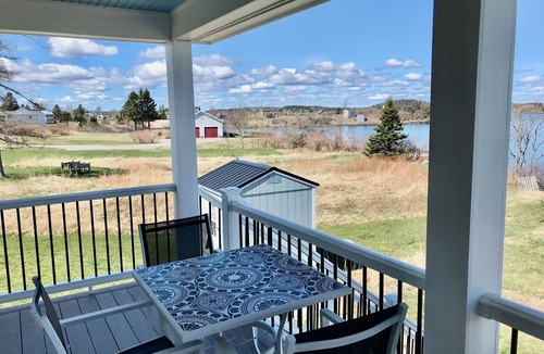 Lubec Cottage | White O’ Morn Cottage - Whimsical, comfy 1 BR 1.5 bath on Johnson Bay