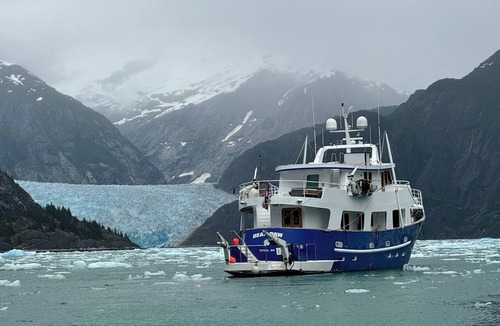 Ketchikan Boat Rental | Why knot YACHT!!!! Luxury king accommodation on the dock with breakfast included