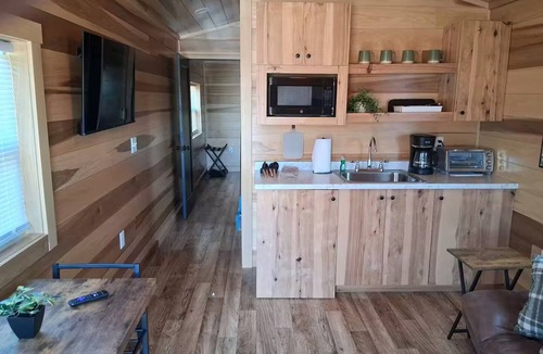 Kings Mountain Cabin | Wildfire 1