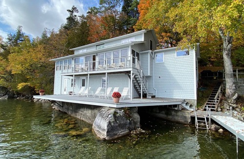 Barton House | " Willogap" Lakefront house great mountain views close to two major ski area's