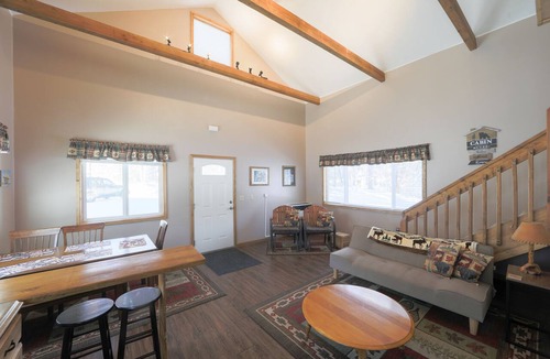 Talkeetna Cabin | Willow Cabin Family Ensuite with shower
