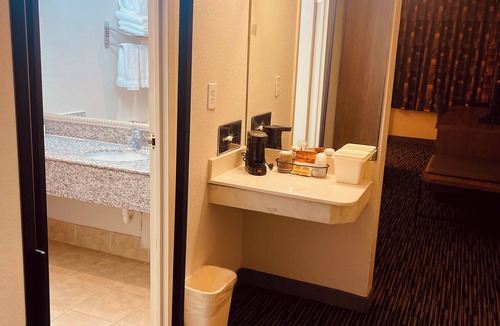 Marietta Hotel | Wingate by Wyndham Marietta Conference Center