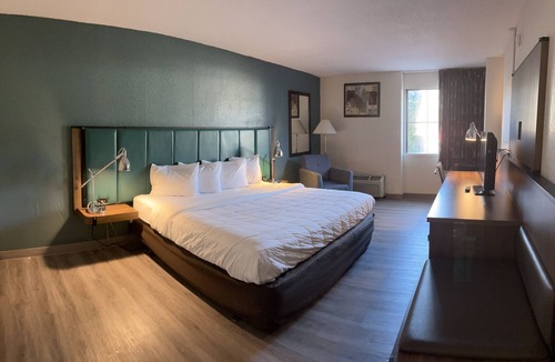 Marietta Hotel | Wingate by Wyndham Marietta Conference Center
