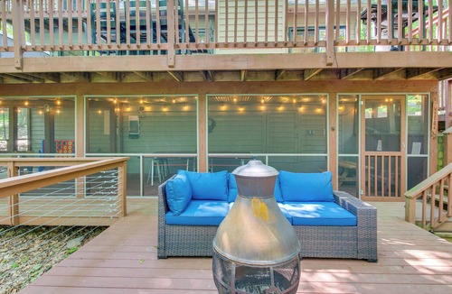 Chestnut Springs Cottage | Wintergreen Cabin w/ Hot Tub: Golf & Relax!