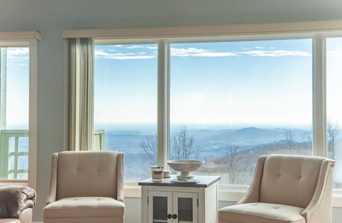 Chestnut Springs Condo | WINTERGREEN RESORT HOME WITH BLUE RIDGE VIEWS