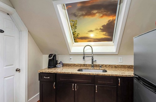 Beverly Condo | *Witch Dungeon 5Br House|Salem+Beverly|Sleeps 10