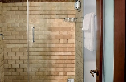 Historic Hill Hotel | Within Driving Distance of Castle Hill Light! w/Pool & Parking, and Garden!