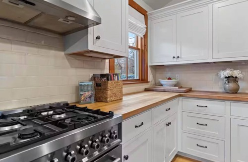 Georgetown House | Wonderful 6-bedroom house overlooking Robinhood Cove in charming Georgetown.