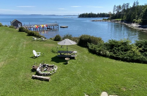 Spruce Head House | Wonderful Artist's Retreat : Private Maine Waterfront : Monet would dig it!