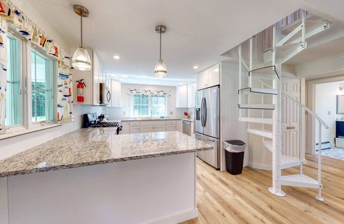 Isle of Springs House | Wonderful Main Home W/ Wonderful Views, Free WiFi, Deck & More!