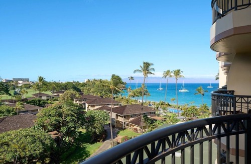 Kaanapali Hotel | Wonderful Trip to the Beach! Beachfront Location, With Outdoor Swimming Pool!