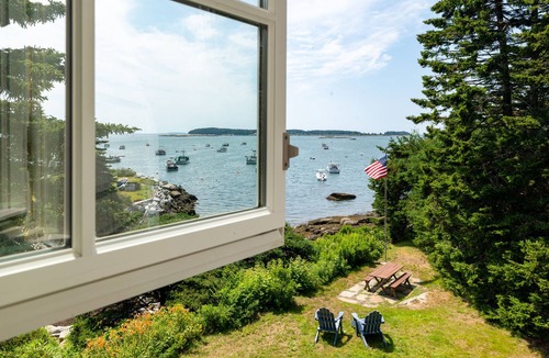 Spruce Head Cottage | Wonderfully Appointed, Classic Maine Waterfront Cottage