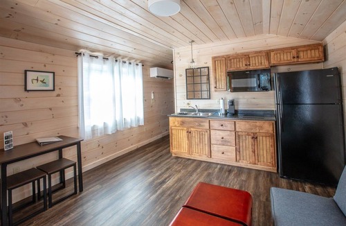 North Sebago Villa | Wood Thrush Limit 3 1 Bedroom Cabin