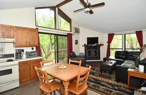 The Woods House | Woods Song - Hot Tub - Pet Friendly - Wifi - King Bed - Woods Resort - Golf Nearby - Pool Pass - Spa - Grill - Fireplace
