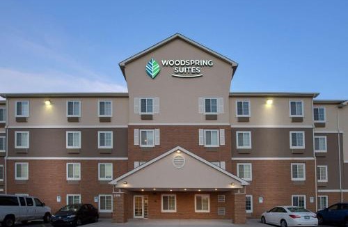 South Tulsa Hotel | WoodSpring Suites Broken Arrow