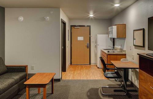 Easton Hotel | WoodSpring Suites Columbus NE I-270 Airport