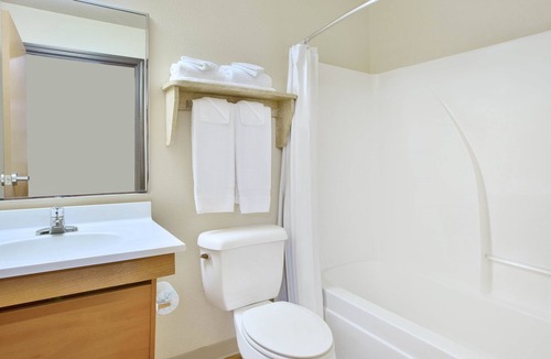 Southwest Topeka Hotel | WoodSpring Suites Topeka