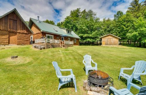 Beaver Cove House | Woodsy Beaver Cove Cabin w/Deck & Fire Pit!