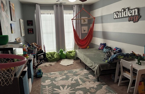 Midtown - Westport House | World Cup Spacious 4bdrm Sleeps 12 home in heart of KC. Minutes from attractions