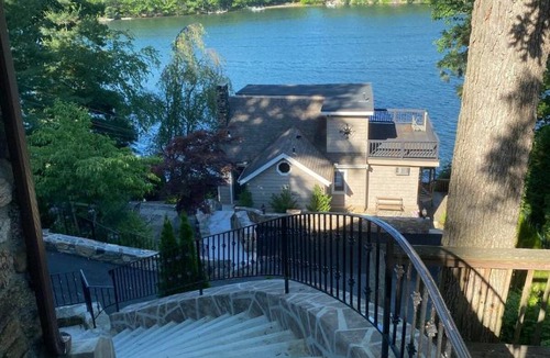 New Fairfield House | Worth Every Step -A LakeFront Escape - Priv Floating Dock, Kayaks